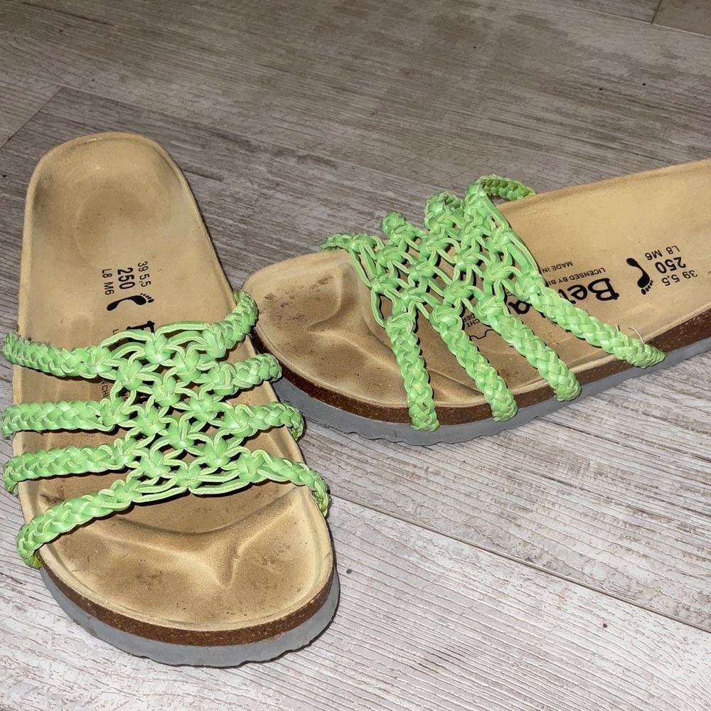 Womens size 8 Birkenstock Sandals